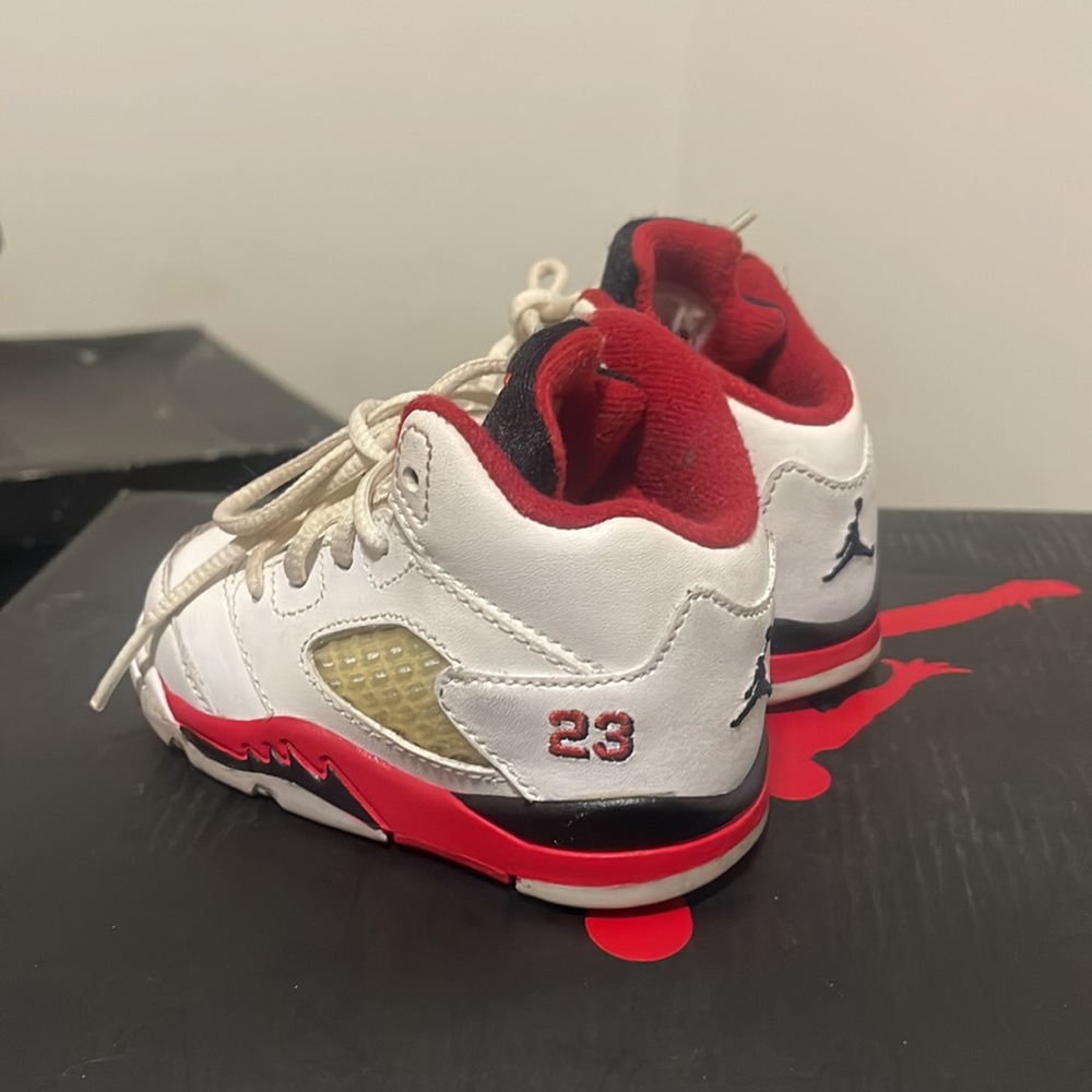 Retro 5 baby shoes size 4c - Picture 3 of 4